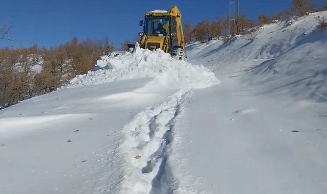 Elazığ'da 79 köy yolunda çalışmalar sürüyor