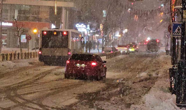 Elazığ'da kar yağışı etkisini sürdürüyor