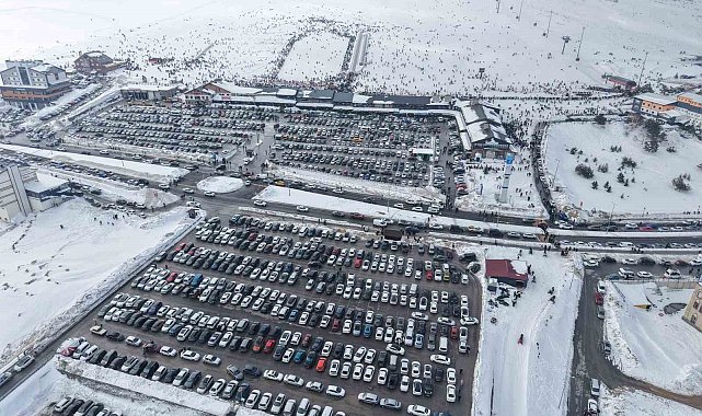 Erciyes hafta sonu 320 bin kişiyi ağırladı