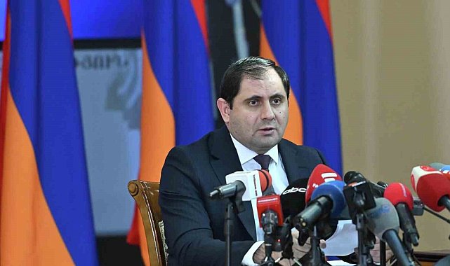 Ermenistan Savunma Bakanı Papikyan: "Azerbaycan ile silahlanma yarışına girmeyi planlamıyoruz"