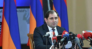Ermenistan Savunma Bakanı Papikyan: "Azerbaycan ile silahlanma yarışına girmeyi planlamıyoruz"