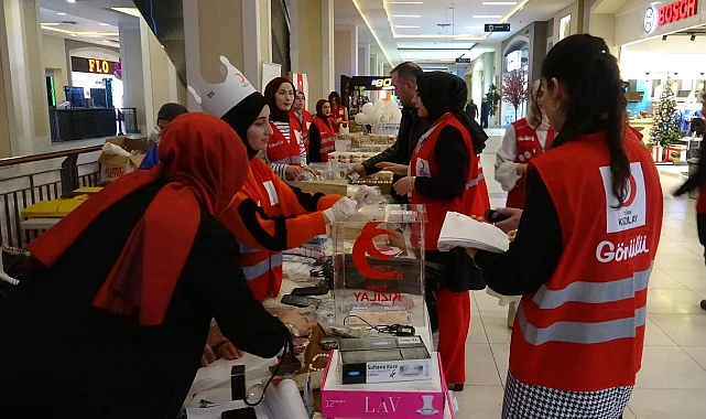 Erzurum Kızılay Kadın Kollarından Gazze, Filistin ve Sudan için hayır kermesi