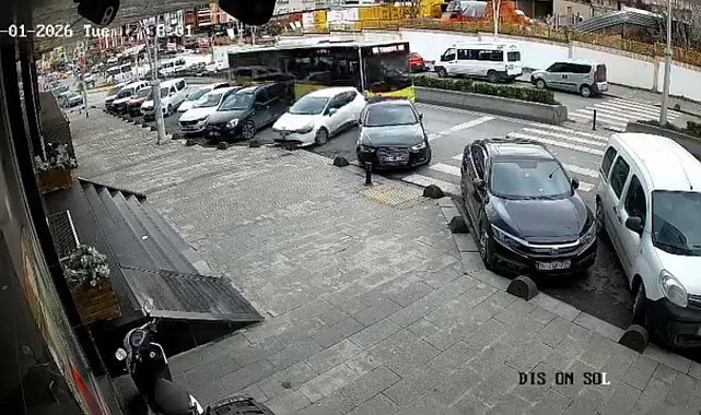 Esenler'de İETT otobüsü park halindeki araçlara çarptı
