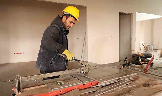 Eskişehir'in ayazında inşaatta bahar havası