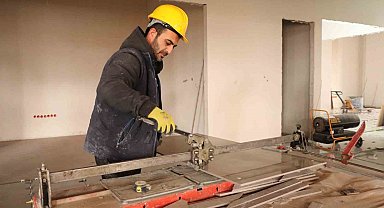 Eskişehir'in ayazında inşaatta bahar havası