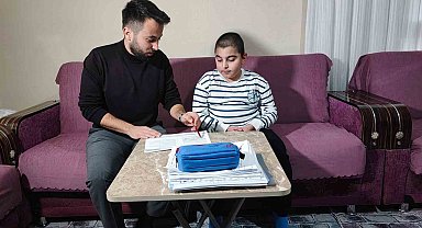 Evde eğitimle derslerini aksatmıyor, polis olma hayali kuruyor