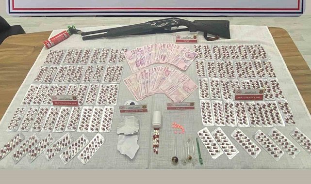 Evinde ve aracında uyuşturucu bulunan şahıs tutuklandı