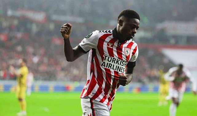 Fenerbahçe, Musaba'nın lisansını çıkardı