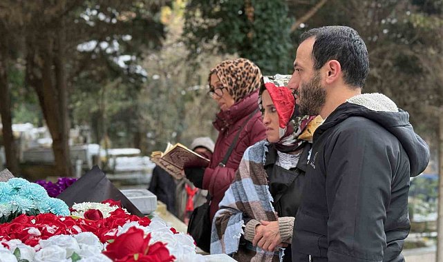 Ferdi Tayfur vefatının 1. yıl dönümünde mezarı başında anıldı