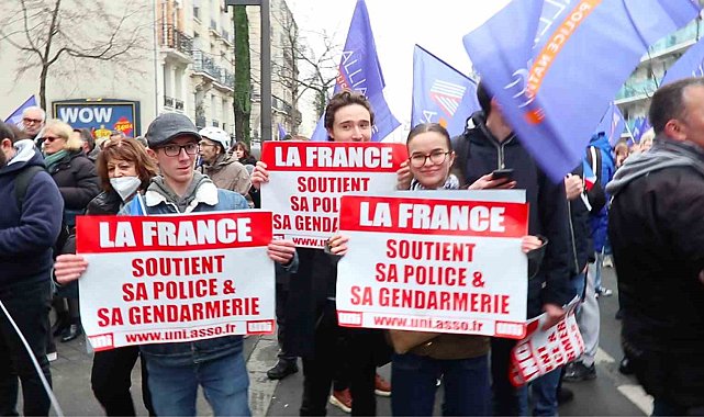 Fransa'da binlerce kişiden polise destek ve kaynak yetersizliğine dikkat çekmek için yürüyüş