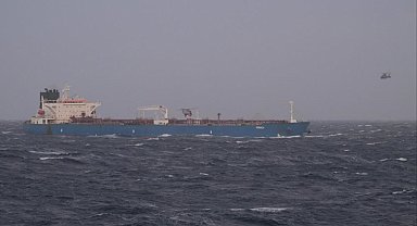 Fransa'nın el koyduğu "Grinch" tankeri Marsilya'da limana çekildi