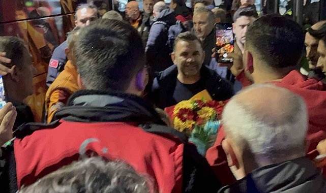 Galatasaray, Fethiye'de çiçeklerle karşılandı
