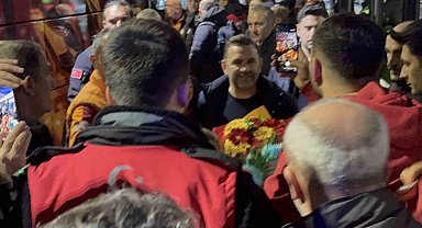 Galatasaray, Fethiye'de çiçeklerle karşılandı