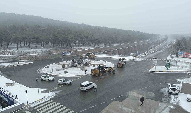 Gaziantep'te karla mücadele çalışmaları aralıksız devam ediyor