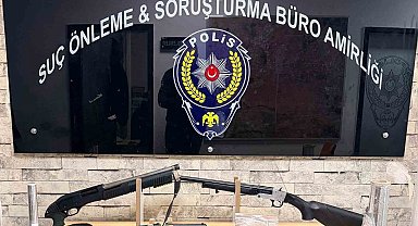 Gaziantep'te ruhsatsız 2 tüfek ile 8 tabanca ele geçirildi: 5 gözaltı