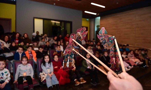 Geleneksel Karagöz Oyunu Osmangazi'de Çocuklarla Hayat Buldu