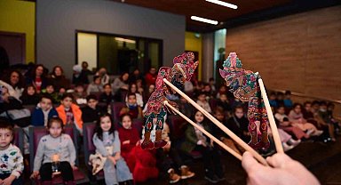 Geleneksel Karagöz Oyunu Osmangazi'de Çocuklarla Hayat Buldu