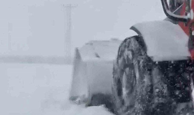 Gercüş'te hastalar için yollar küreklerle açıldı