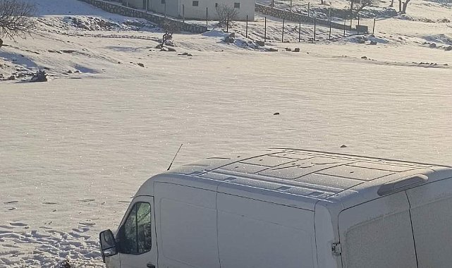 Gercüş'te minibüs şarampole devrildi: 3 yaralı