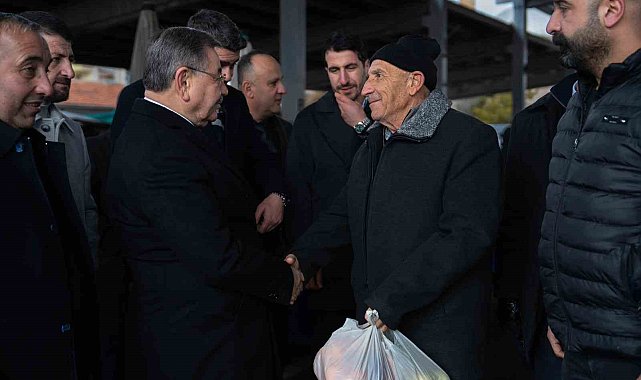 Gölbaşı Belediye Başkanı Odabaşı, semt pazarında esnaf ve vatandaşla buluştu