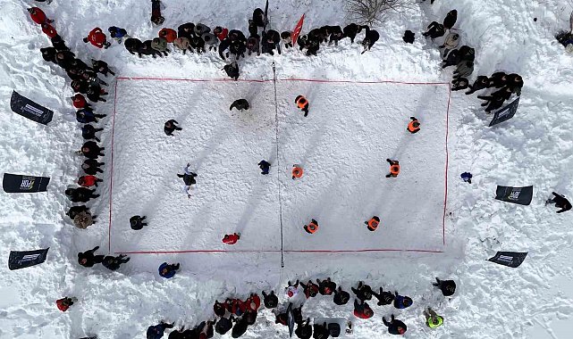 Gümüşhane'de 33. Kar Voleybolu Şenliği Ahmet Çalık anısına düzenlendi