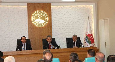 Günde yaklaşık 10 bin kişinin kullandığı Habur, Irak ile ticarette ana geçiş noktası olmayı sürdürüyor