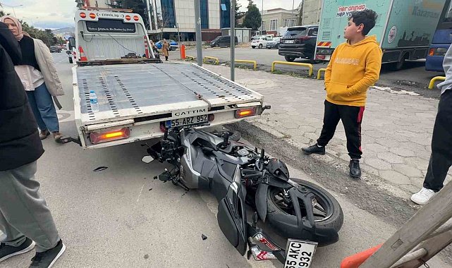 Hafif ticari araç ile çarpışan motosikletin sürücüsü yaralandı