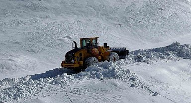 Hakkari'de 172 yerleşim yolu ulaşıma kapandı