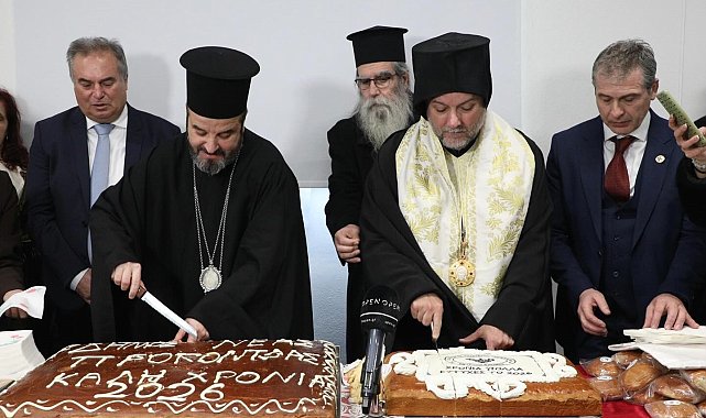 Hıristiyan topluluğu denizden haç çıkardı
