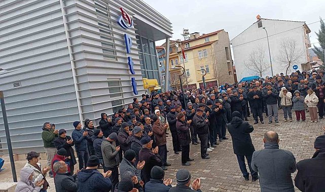 Hisarcık'ta 23 kişilik umre kafilesi dualarla uğurlandı