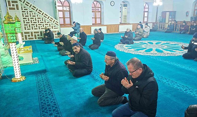 Hisarcık'ta "2026'ya Huzurda Başlıyoruz" temalı sabah namazı buluşması