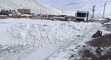 Iğdır'da karla mücadele çalışmaları aralıksız sürüyor
