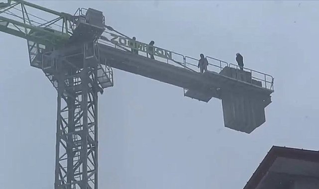 İşçilerden inşaat kule vincinde intihar girişimi