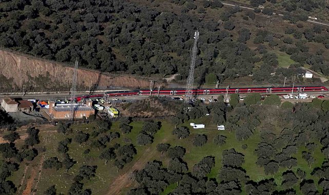 İspanya'da hızlı trenlerin çarpıştığı kazada ölü sayısı 41 oldu