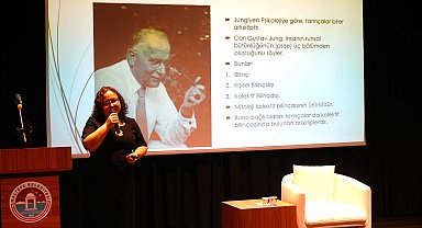 İstanbul Maltepe'de kadınlar 'tarih' konuştu