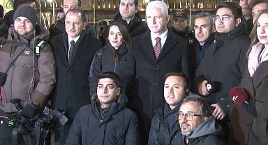 İstanbul Valisi Gül ve İl Emniyet Müdürü Yıldız, Taksim'de denetim noktasını ziyaret etti