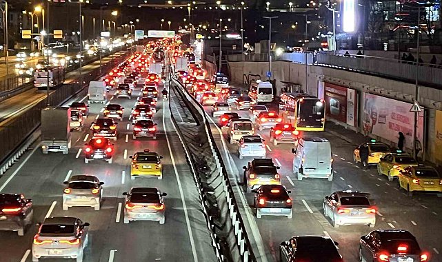 İstanbul'da trafik yoğunluğu yüzde 83'e ulaştı