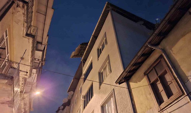 İtfaiye ve zabıtadan çatı nöbeti