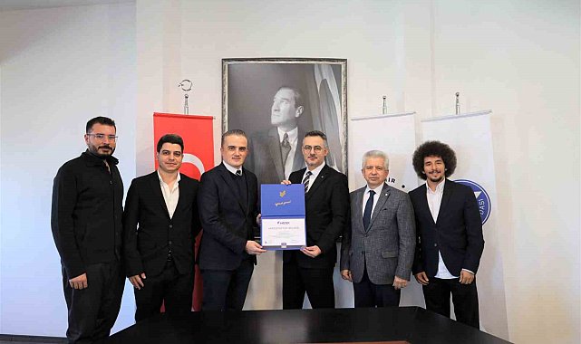 İzmir Ekonomi'nin eğitim kalitesine 'akreditasyon' tescili