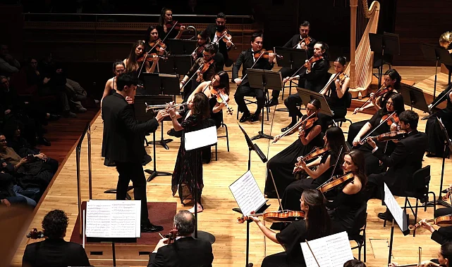 İzmir Oda Orkestrası dünyaca ünlü sanatçılarla sahne aldı