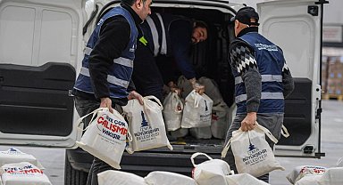 İzmir'de 24 bin haneye kahvaltı paketi dağıtımı başladı