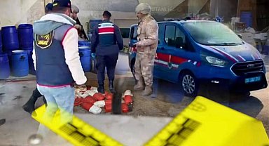 İzmir'de dev uyuşturucu darbesi! 5,5 milyon haplık hammadde ele geçirildi