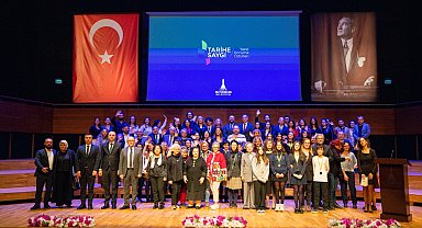 İzmir'de tarihe koruyanlar ödüllendirildi