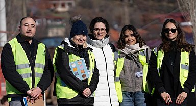 İzmir'de 'Toprağın Genç Aklı' projesi Kiraz'dan başladı