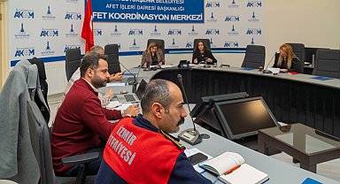 İzmir'de yağış sonrası hasar tespit çalışmaları sürüyor