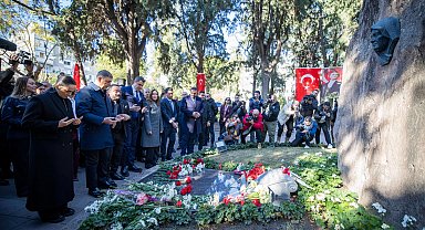 İzmir'de Zübeyde Hanım'a duygusal anma
