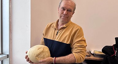 Jeomorfolog Ahmet Bolat Kahramanmaraş'ta dinozor yumurtası buldu