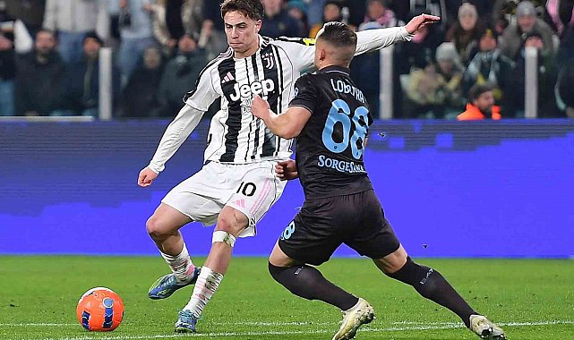 Juventus, Napoli'yi farklı mağlup etti