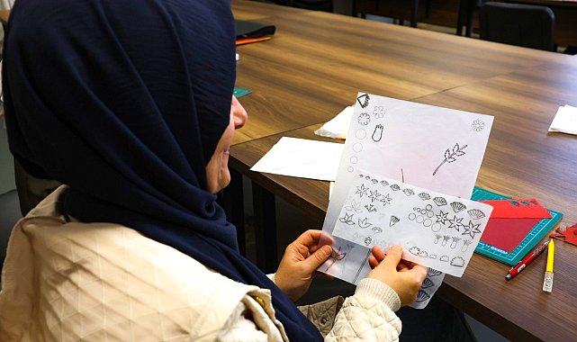 Kağıttan sanata: Ümraniye'de Katı' sanatı geleceğe taşınıyor