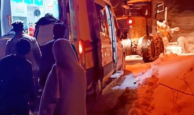 Kapalı köy yolunun açılmasıyla hasta hastaneye ulaştırıldı